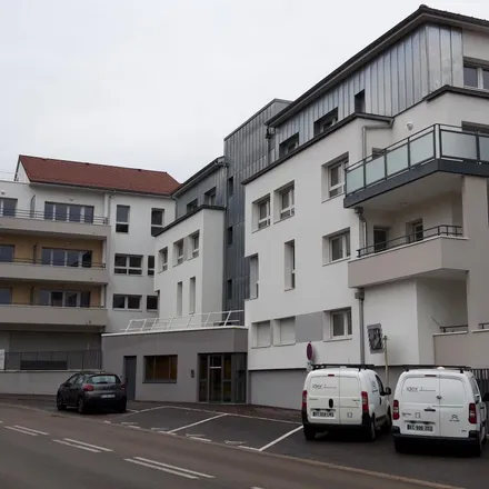 Rent this 3 bed apartment on 162 Rue Anatole France in 01100 Oyonnax, France