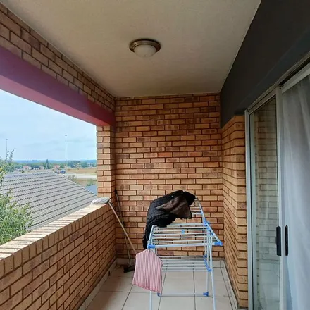 Image 3 - Nickel Street, Heuwelsig, Gauteng, 0173, South Africa - Apartment for rent