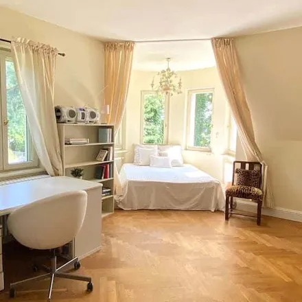 Rent this 3 bed apartment on Seepromenade 25 in 14476 Potsdam, Germany