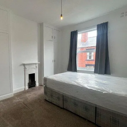 Image 5 - Queen's Road, Leeds, LS6 1QT, United Kingdom - Townhouse for rent