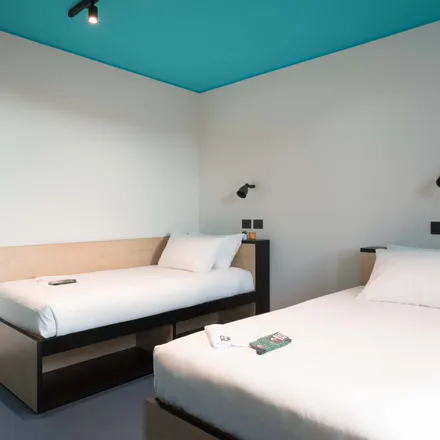 Rent this 1 bed room on Istituto di Istruzione Superiore Paolo Frisi - Polo per l'Istruzione degli Adulti in Via Carlo Amoretti 61, 20157 Milan MI