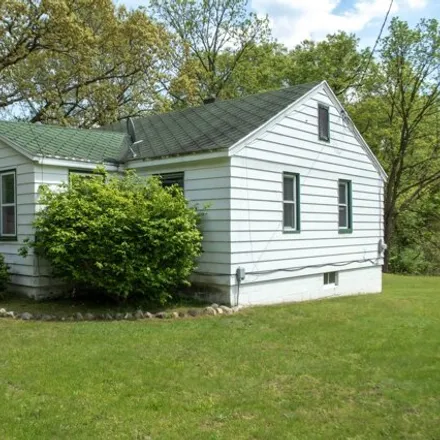 Buy this 2 bed house on 98 Bynum Drive in Battle Creek, MI 49017
