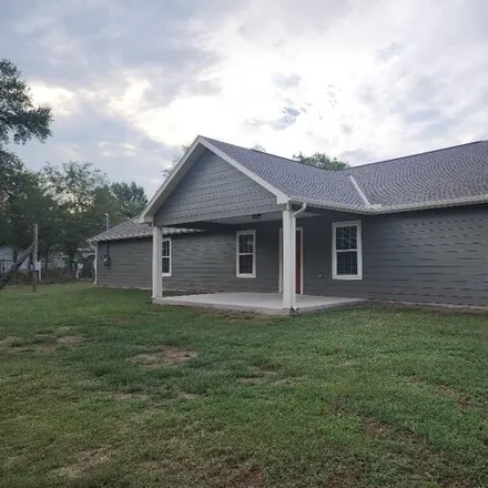 Buy this 3 bed house on 1152 North 5th Street in Arkansas City, KS 67005