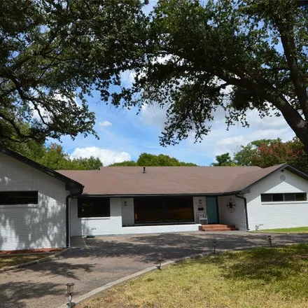 Buy this 4 bed house on 2309 Wooded Acres Drive in Waco, TX 76710