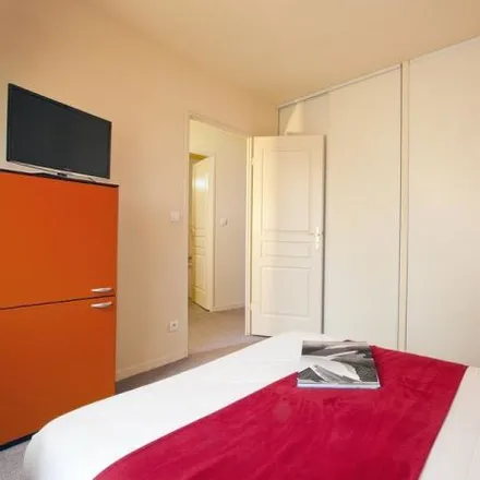 Image 2 - 14 Rue Claude Bernard, 26000 Valence, France - Apartment for rent
