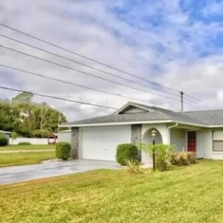 Rent this 3 bed house on 233 Dove Avenue in Sebring, FL 33870