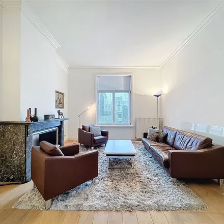 Rent this 3 bed apartment on Rue du Bailli - Baljuwstraat 30 in 1050 Brussels, Belgium
