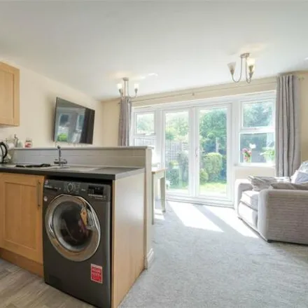 Image 3 - Yeomans Close, Astwood Bank, B96 6ET, United Kingdom - Townhouse for sale