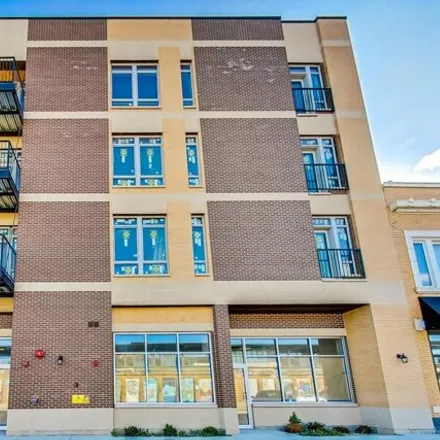Buy this 3 bed condo on Anthony Lullo's Hair Designs in South Boulevard, Oak Park
