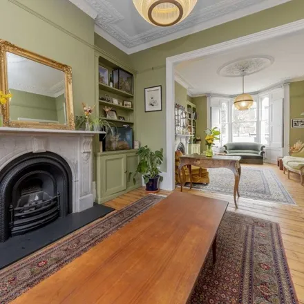 Image 5 - Petherton Road, London, N5 2RS, United Kingdom - Townhouse for rent