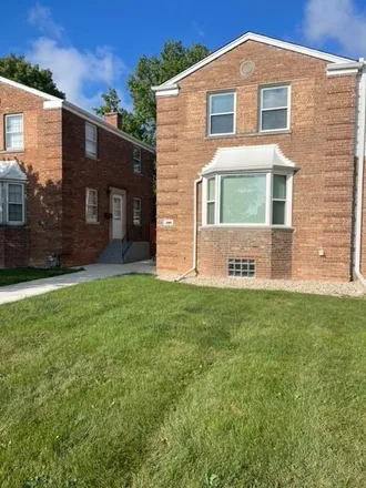 Rent this 2 bed townhouse on 1380 Wentworth Avenue in Calumet City, IL 60409