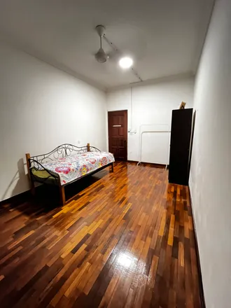 Rent this 1 bed apartment on Jalan BU 6/2 in Bandar Utama, 47800 Petaling Jaya