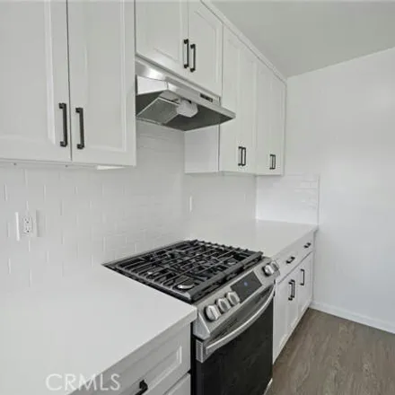 Image 4 - 6948 Coldwater Canyon Avenue, Los Angeles, CA 91605, USA - Apartment for rent