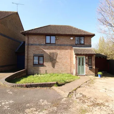 Rent this 3 bed house on Primrose Hill in Daventry, NN11 4GF