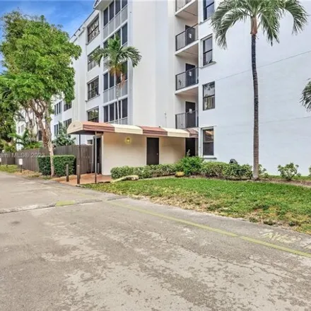 Buy this 3 bed condo on 3350 Northeast 192nd Street in Aventura, FL 33180