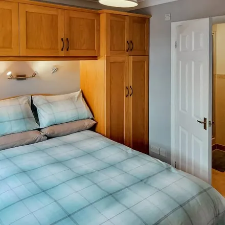 Rent this 5 bed townhouse on Ganton in YO12 4PE, United Kingdom