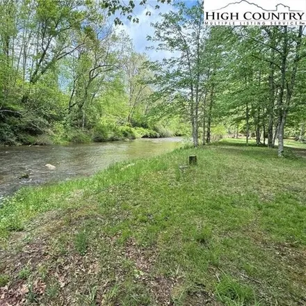 Image 6 - 673 Little River Drive, Sparta, NC 28675, USA - House for sale