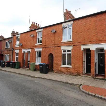 Rent this 2 bed townhouse on King Edward Street in Wolverton, MK13 0BG