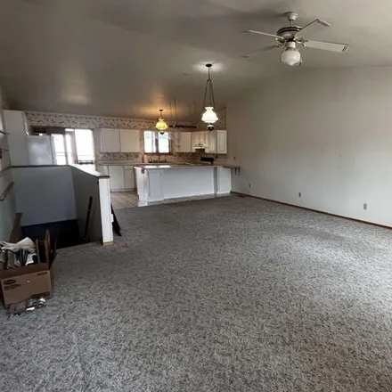 Image 4 - Belle Fourche Veterinary Clinic, Summit Street, Belle Fourche, SD 57717, USA - Townhouse for sale