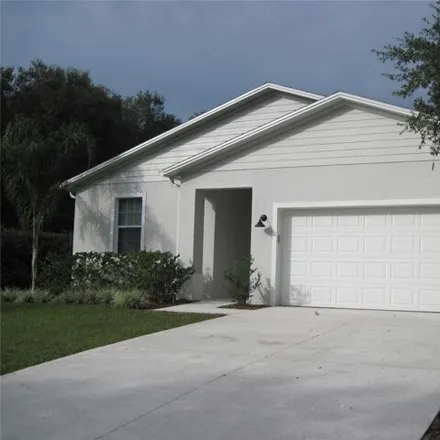 Buy this 3 bed house on 201 Hanging Moss Lane in Lady Lake, FL 32159