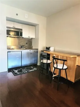 Image 4 - 1232 Camp Street, New Orleans, LA 70103, USA - Condo for rent