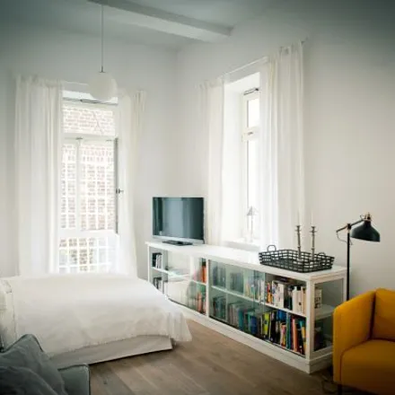 Rent this studio townhouse on Lütticher Straße 29 in 50674 Cologne, Germany