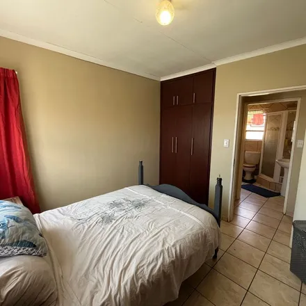 Image 5 - Eeufees Road, Bayswater, Bloemfontein, 9300, South Africa - Townhouse for rent