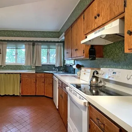 Image 8 - 60 West St, Bristol, Vermont, 05443 - House for sale