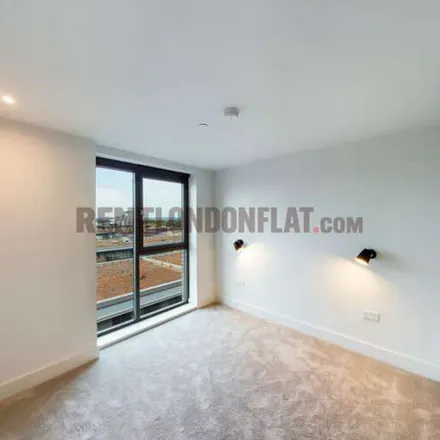 Rent this 1 bed apartment on H&T Pawnbrokers in 2 Greens End, London