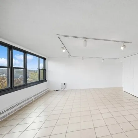Image 4 - 10-34 166th Street, New York, NY 11357, USA - Apartment for sale