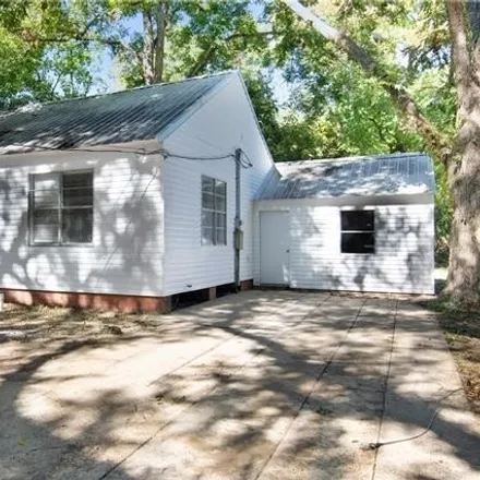 Rent this 3 bed house on Alma Street in Alexandria, LA 71301
