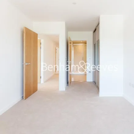 Image 7 - Quarrion House, Felar Walk, London, NW9 4DP, United Kingdom - Apartment for rent