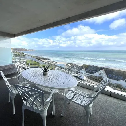 Image 2 - The Liner, Cliff Road, Falmouth, TR11 4PA, United Kingdom - Apartment for rent