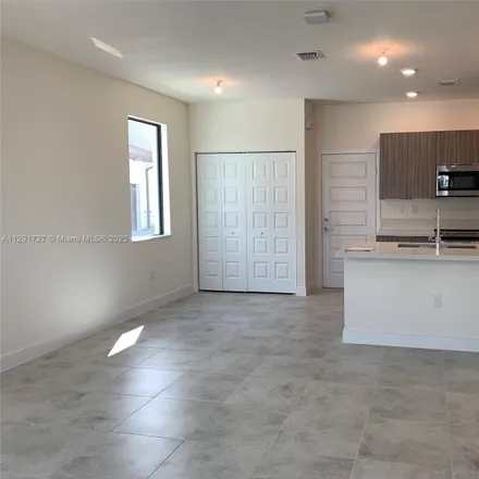 Image 3 - Northwest 83rd Passage, Doral, FL 33122, USA - Townhouse for rent