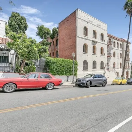 Rent this studio house on Argyle Avenue in Los Angeles, CA 90028