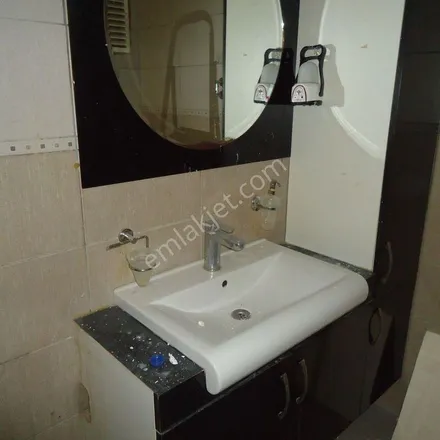 Rent this 3 bed apartment on Aydınlıkevler Mahallesi Muhtarlığı in Çağdaş Sokak, 06130 Altındağ