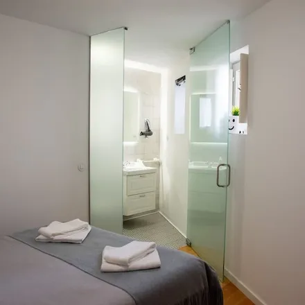 Rent this 1 bed apartment on Porto