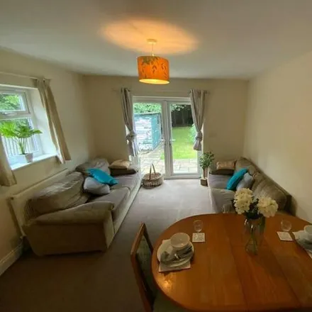 Rent this 6 bed house on Ashenden Road in Guildford, GU2 7XE
