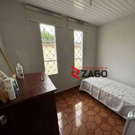 Buy this 4 bed house on Rua Álvaro Henrique in Cássio Resende, Uberaba - MG