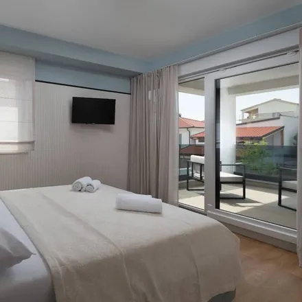 Rent this 6 bed house on 23235 Općina Vrsi