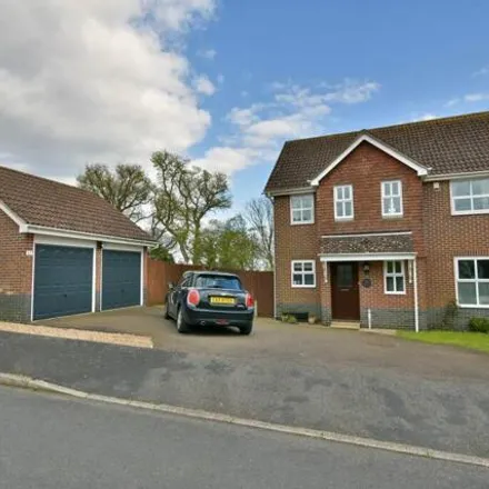 Buy this 4 bed house on 11 Beacon Hill in Bexhill-on-Sea, TN39 5DF