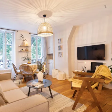Image 5 - 25 Rue Lambert, 75018 Paris, France - Apartment for rent