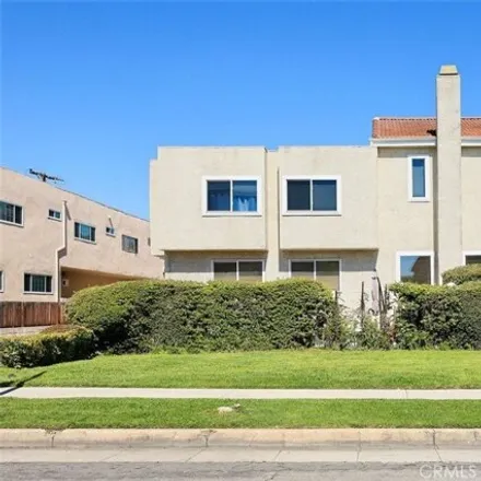 Buy this 3 bed condo on Garfield Elementary School in North 2nd Street, Alhambra