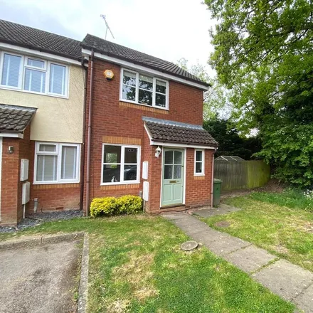 Rent this 2 bed townhouse on Dunford Place in Binfield, RG42 4UJ