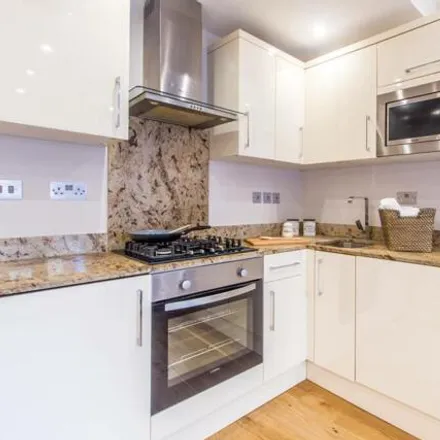 Image 2 - Russell Road, The Hyde, London, NW9 6AD, United Kingdom - Apartment for sale