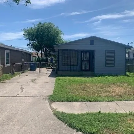 Buy this 3 bed house on 4013 Navajo Street in Corpus Christi, TX 78405