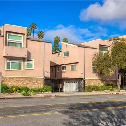 Image 1 - 4253 Coldwater Canyon Avenue, Los Angeles, CA 91604, USA - Townhouse for sale