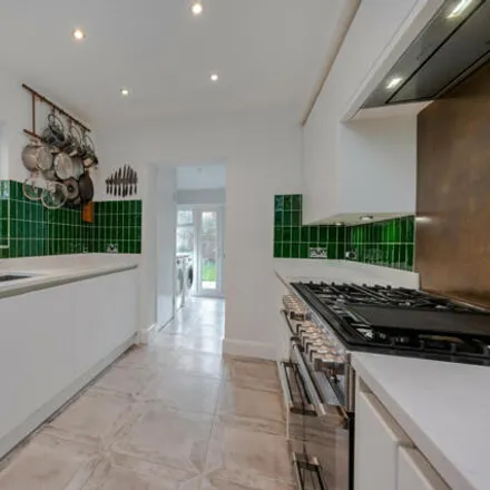 Image 3 - Glynde Street, London, SE4 1AS, United Kingdom - Townhouse for sale