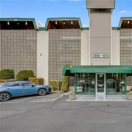 Buy this 2 bed condo on 1808 South 118th Street in Boulevard Park, Burien