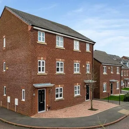 Buy this 5 bed duplex on Gauntley Gardens in Far Moor, WN5 7FP